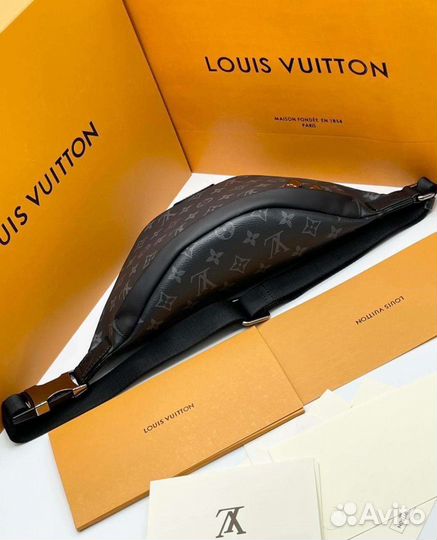 Сумка на пояс Louis Vuitton Discovery Premium