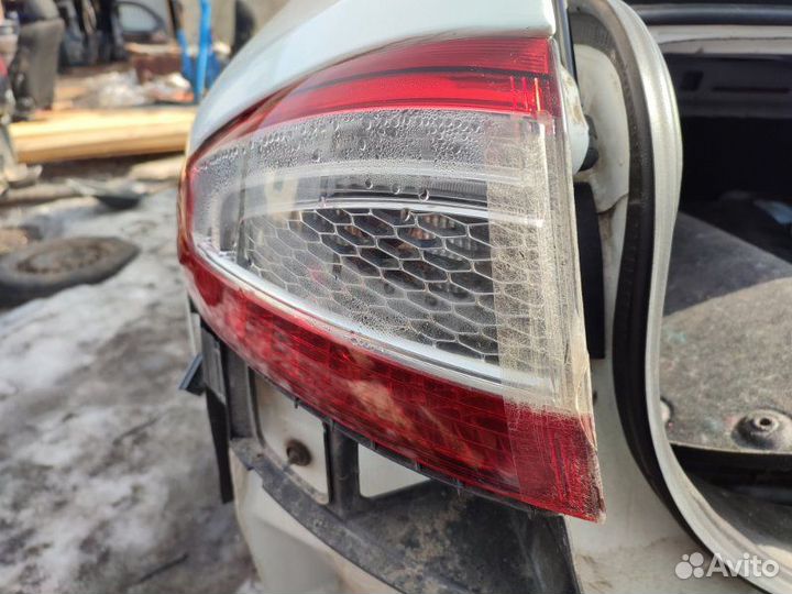 Фонарь задний левый Ford Mondeo 4 2.0 aobc 2012
