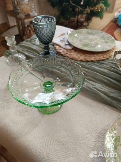 Ваза для фруктов на ножке цветное стекло СССР