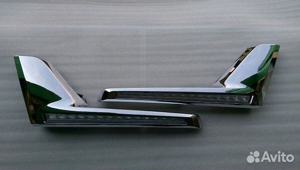 Land Cruiser 200 2016+ Бегающий поворотник D1QH3