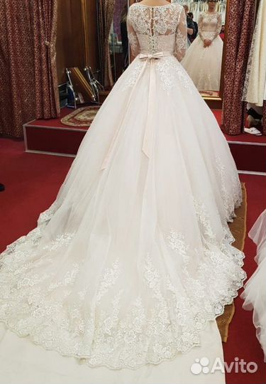 Платье свадебное