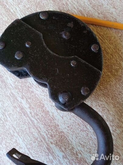 Замок амбарный навесной без ключей