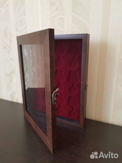 Витрина с планшетом на 12 медалей