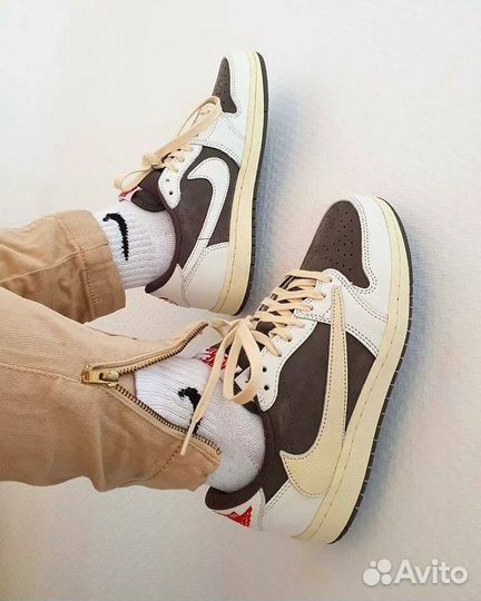 Nike air jordan 1 travis scott mocha