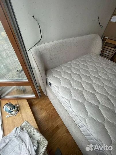 Дизайнерская кровать с доставкой