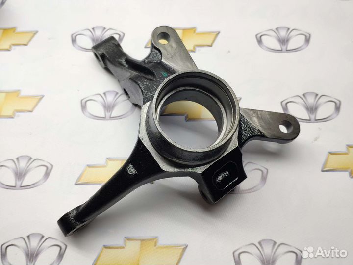 Кулак поворотный правый на Дэу Матиз