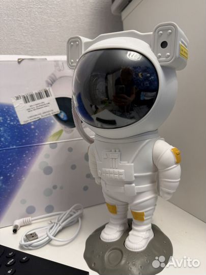 Проектор ночник космонавт новый