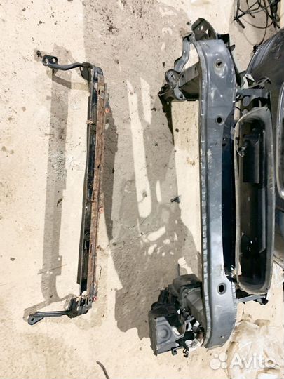 Передняя панель телевизор Volvo V50