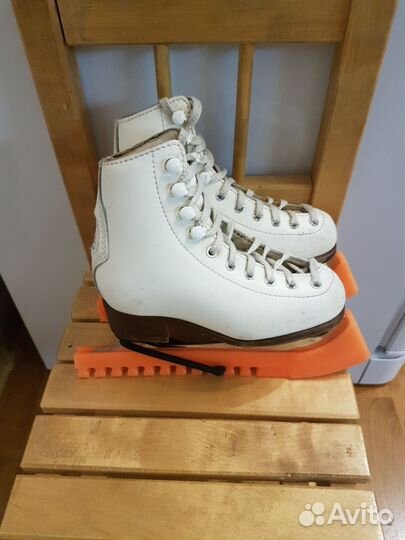 Продам фигурные коньки