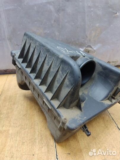 Корпус воздушного фильтра Opel Astra H Z14XEP 2009