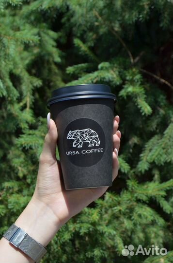 Бариста в кофейню