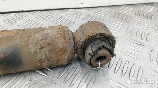 Амортизатор задней балки toyota auris E150 (PUK09L