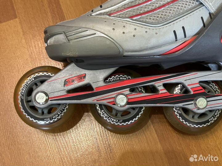 Роликовые коньки