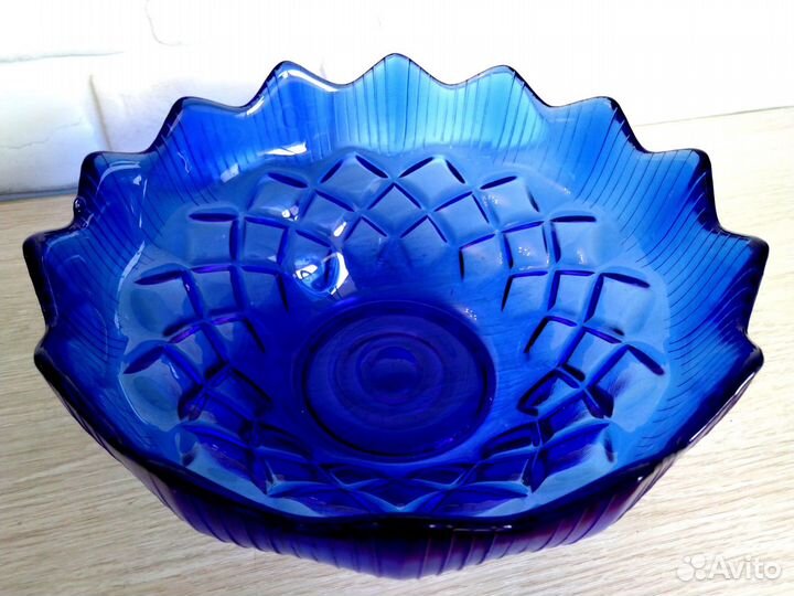 Большая салатница. Синее стекло. СССР