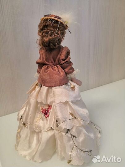 Фарфоровая красавица