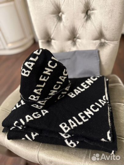 Пуховик mia mia,шапка шарф Balenciaga