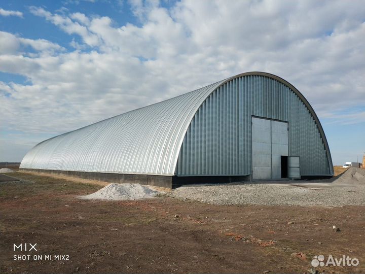 Бескаркасный арочный ангар