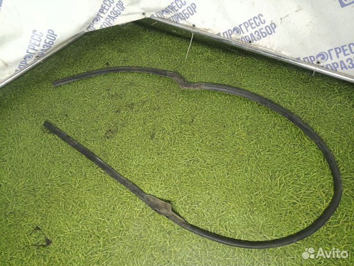 Уплотнительная резинка капота Bmw X5 кроссовер 3.0