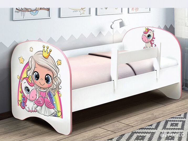 Детская кровать для девочки с бортиками. В наличии