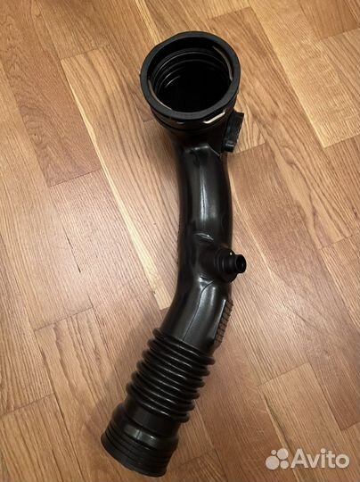 Патрубок воздухозаборника BMW F15 f16 13718626487