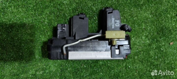 Замок задний правой двери Opel Vectra C