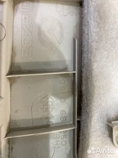 Накладка на стойку внутренняя задняя правая Mazda