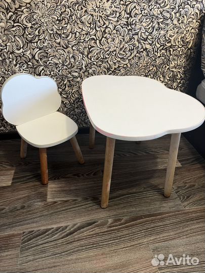 Детский стол и стул