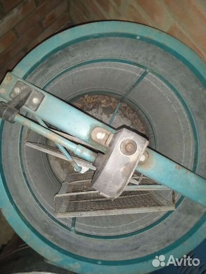 Медогонка бу 2-х рамочная