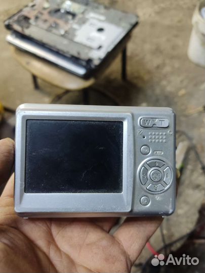 Компактный фотоаппарат genius