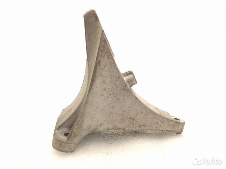 Кронштейн двигателя правый Audi Q7 4L 4.2 BAR 2011