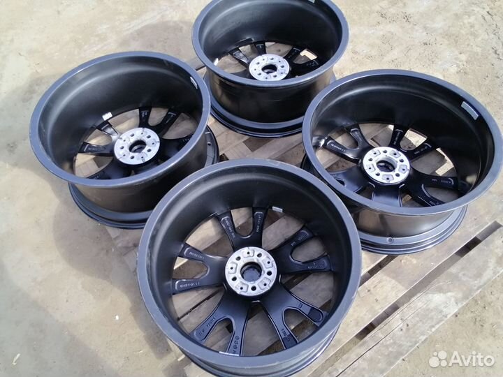 Диски литые R22 от BMW X7 M50D G07 755M стиль