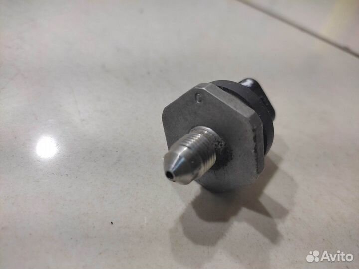 Датчик давления топлива (BMW 7 G11/G12)