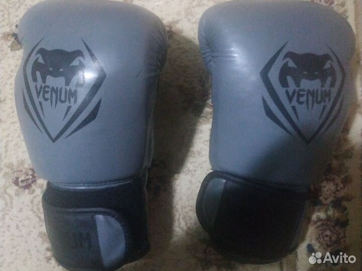 Боксерские перчатки