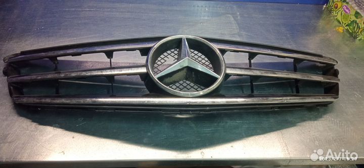 Mercedes C 204 W204 Решётка радиатора