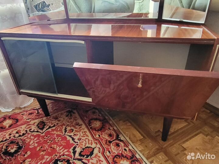 Старинный трильяж
