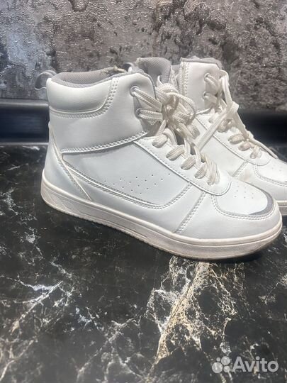 Кроссовки женские 35 размер