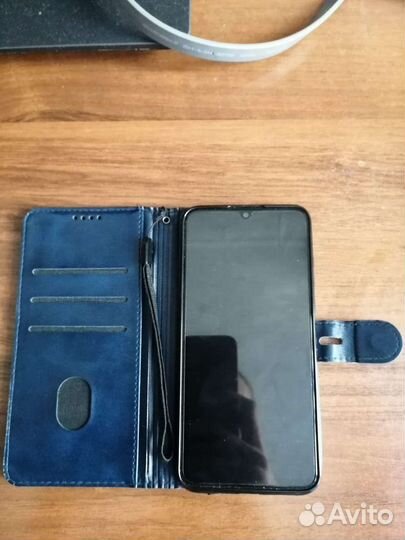 Телефон Honor 20 lite