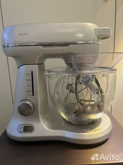 Планетарный миксер Bork B811