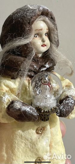 Ватная игрушка Девочка со снежным шаром