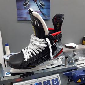 Нов�ые хоккейные коньки bauer