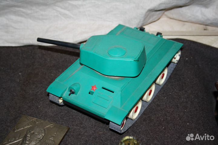 Танк пластик игрушка