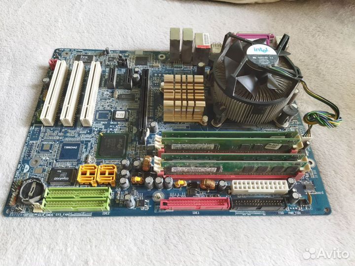 Материнская плата с процессором