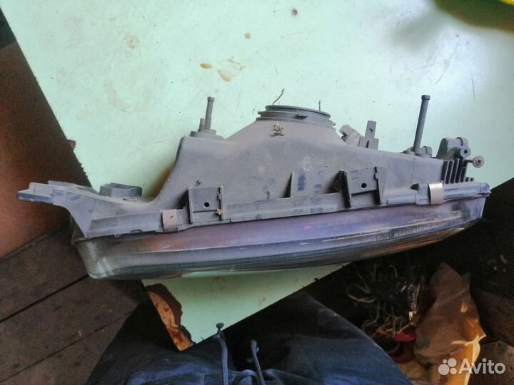 Фара nissan 1998г