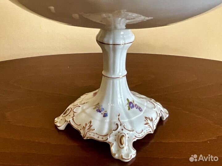 Ваза на высокой ножке. Цена за одну. Nymphenburg