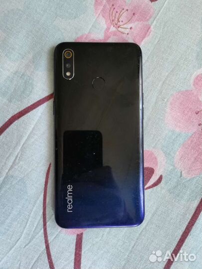 Смартфон Realme 3