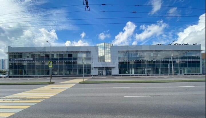 Продаётся здание под автосалон 6800 м