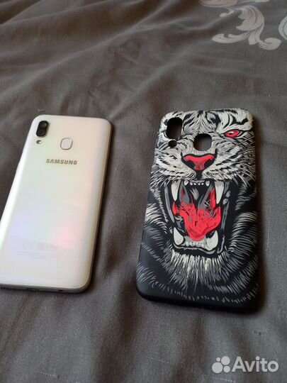 Samsung Galaxy A40, 4/64 ГБ