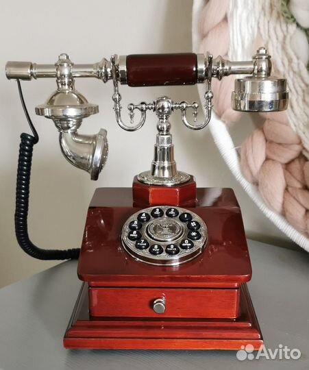 Ретро телефон стационарный