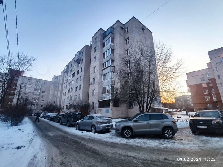 3-к. квартира, 72 м², 1/7 эт.