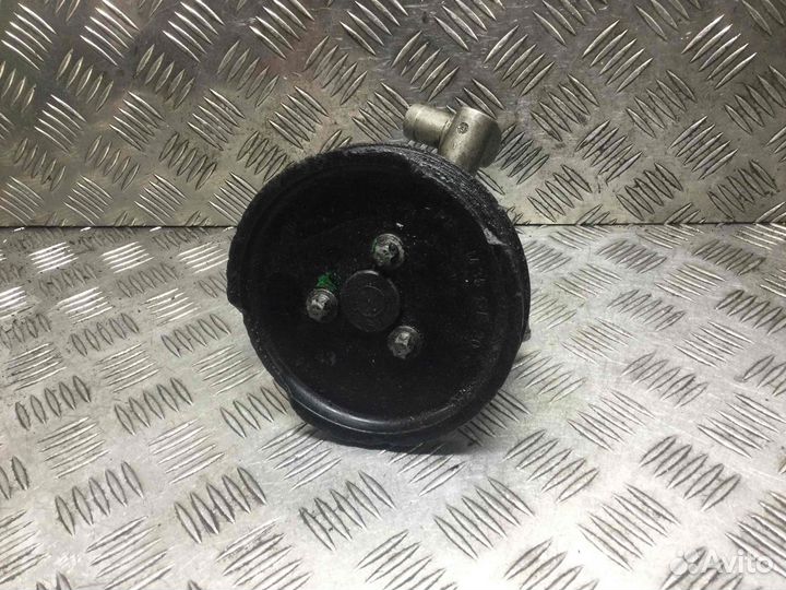 Насос гидроусилителя руля Мерседес Ц класс a0044661301 646963